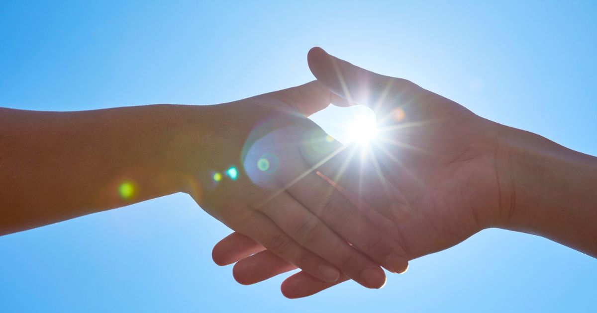 シーン別「感謝してもしきれない」の使い方と例文