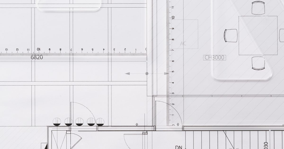 カバンや机の中にある物で1センチを判断する