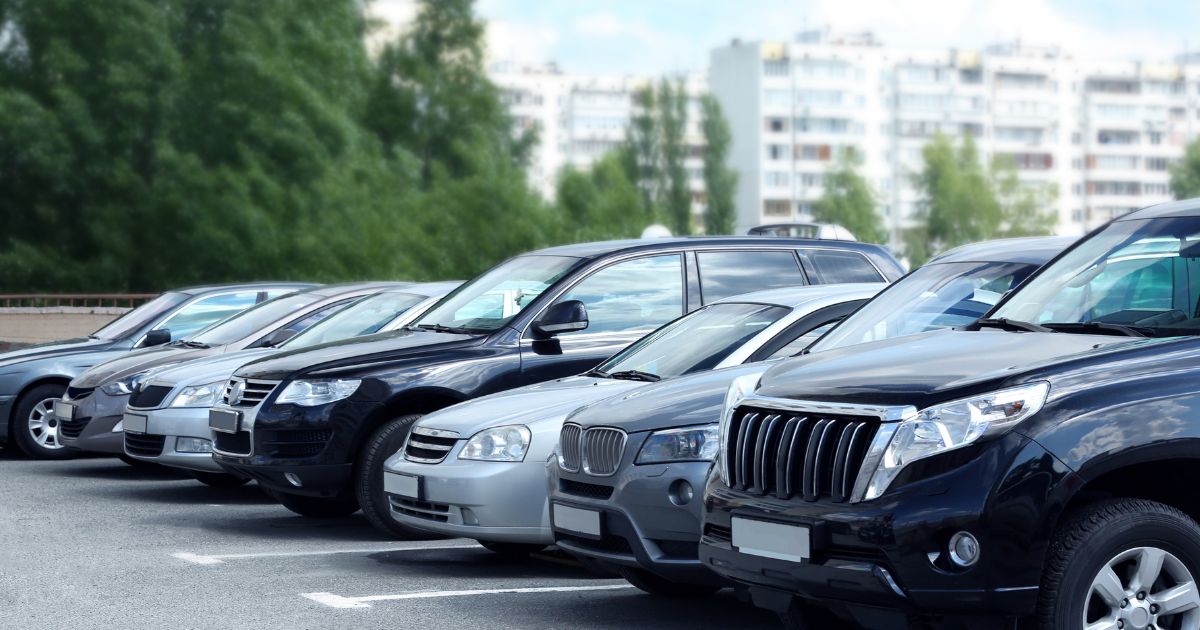 主要駐車場を見比べる 料金 台数 歩きやすさの早見ポイント