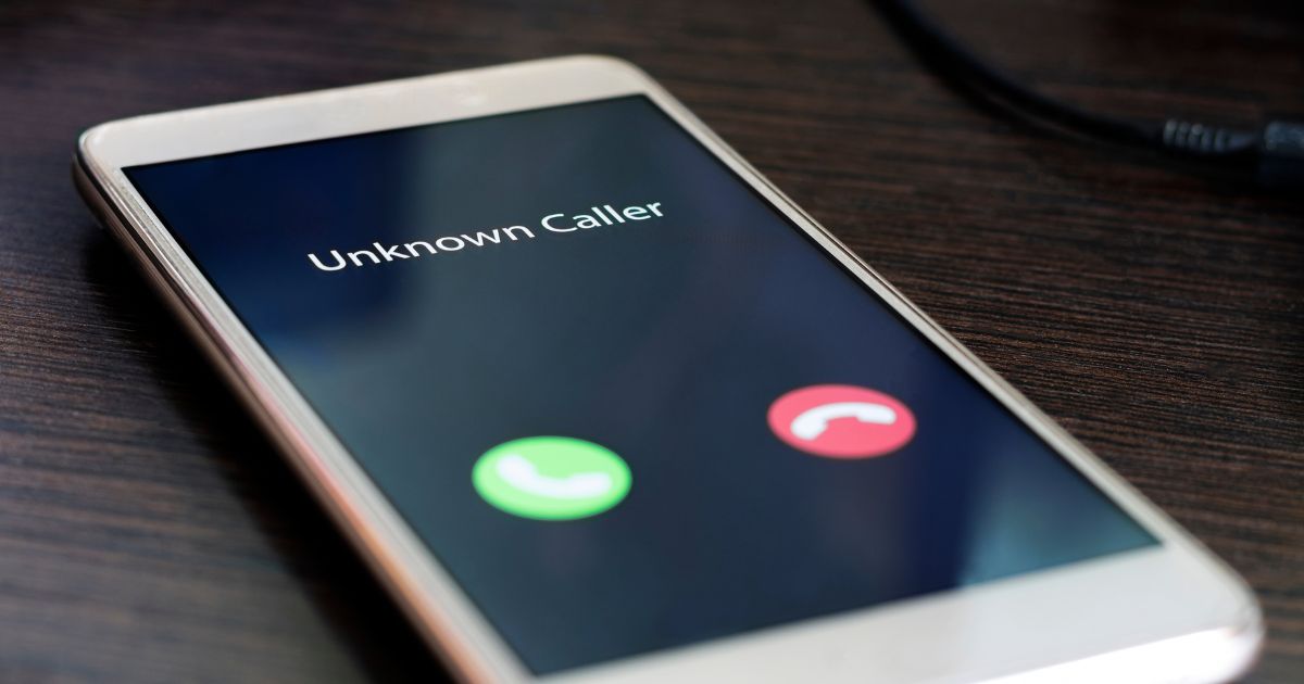 海外番号の着信でよくある疑問