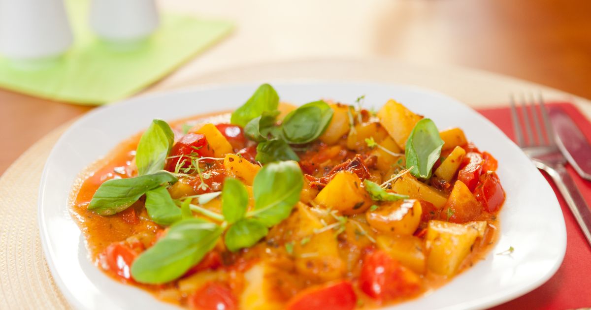 トマト煮込みの味の印象が変わるおすすめの組み合わせ