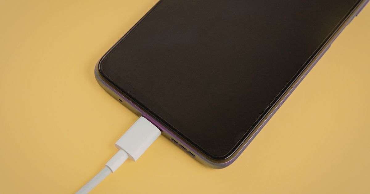 グリーン車で充電できる?結論と押さえておきたいポイント