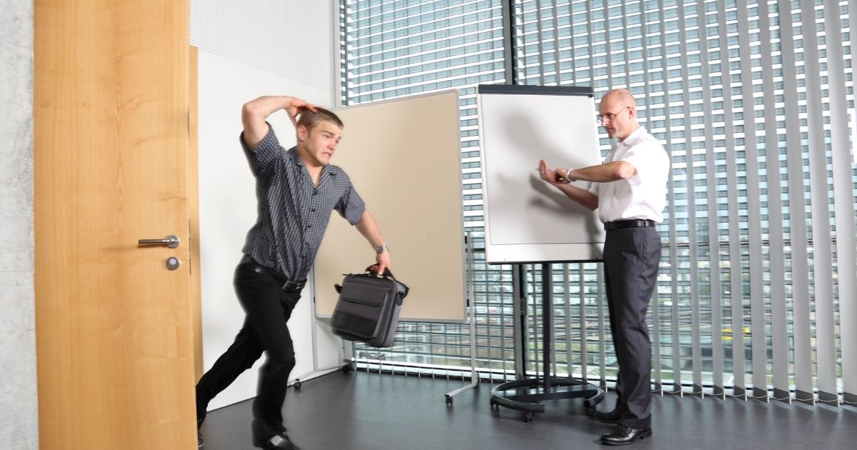 遅刻と仕事の評価はどう関係するのか