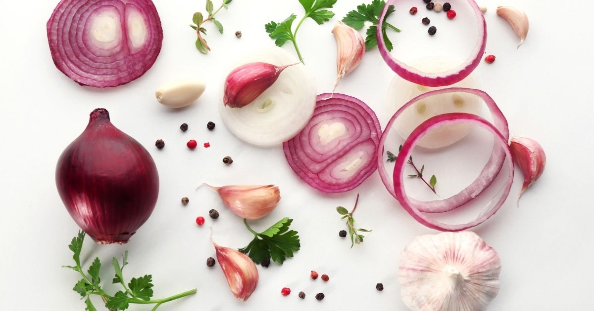 トマト煮込みに「何か足りない」と感じたときにまず試したいこと