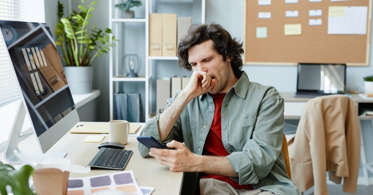 遅刻する人にモヤモヤしてしまう理由